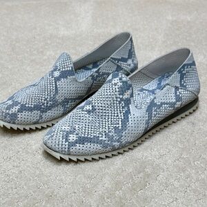 Pedro Garcia gray snakeskin slip on flats size 8